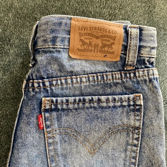Acid Wash High Rise Levis Shorts (Kids) - Picture 2 of 5
